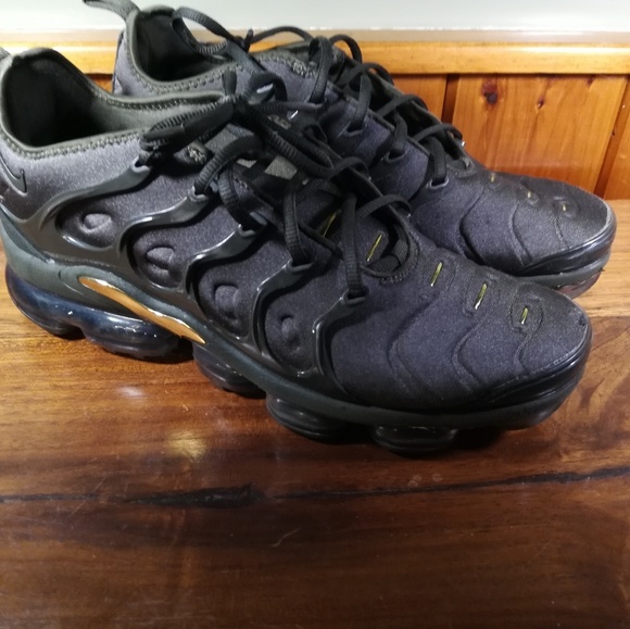 Box of air Jordan retros - Picture 3 of 4